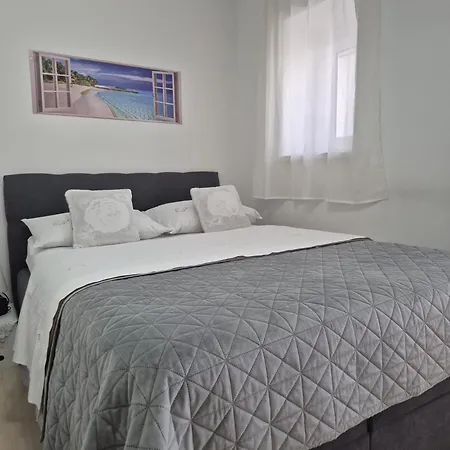 Near The Center Apartman Split