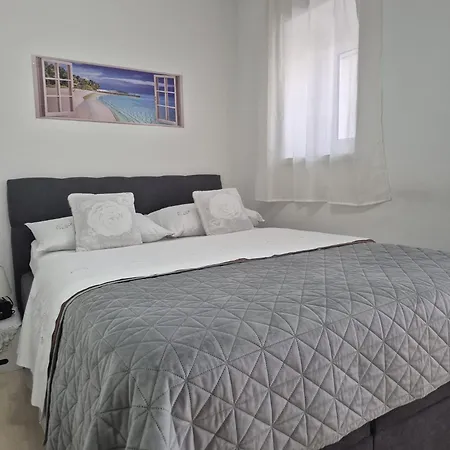 Near The Center * Split