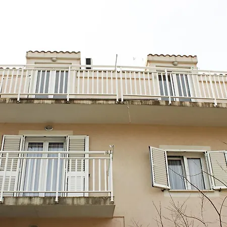 Near The Center Apartman